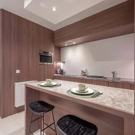 Palace, Gelijkvloersappartement * 크노케-하이스트